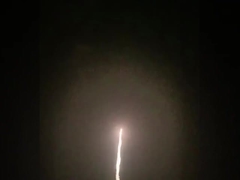 El profesional del mandarín de Liuyang exhibición de la bola de 6 pulgadas descasca los fuegos artificiales para la celebración del Año Nuevo