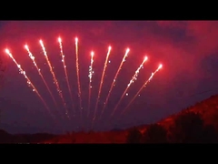 los solos fuegos artificiales de la fila del festival 1.3g saludan la pirotecnia 10 fuegos artificiales chinos de los tiros