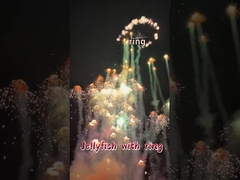 Fuegos artificiales de juguete rotativo en forma de medusa voladora con anillo