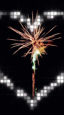 La pirotecnia profesional 49 tiros apelmaza los fuegos artificiales en el saludo real de Malasia