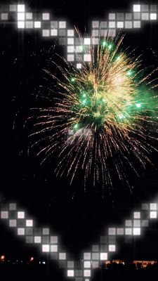 Los tiros del profesional 36 del mandarín saludan los fuegos artificiales chinos de los fuegos artificiales de la torta