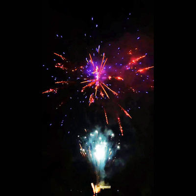 Fuegos artificiales al aire libre chinos 2023 de la torta de la pirotecnia de la celebración del festival