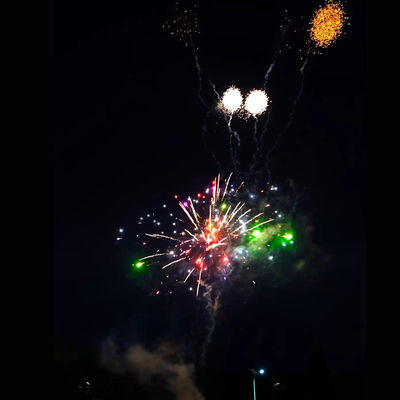 88 fuegos artificiales al aire libre de la torta de la pirotecnia de los tiros de China