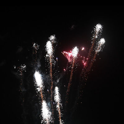 Fuegos artificiales chinos 67 disparos Torta de consumo Fuegos artificiales Suministros pirotécnicos