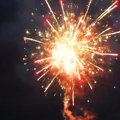 Fuegos artificiales chinos mayoristas Fuegos artificiales nuevos 2025 Fábrica 100 disparos Fuegos artificiales pastel para la fiesta de Año Nuevo