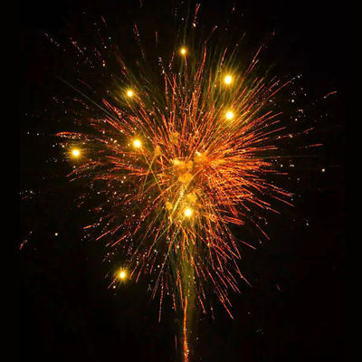 Fábrica Liuyang mayorista personalizado 100 disparos pirotécnica de consumo torta fuegos artificiales para eventos de Año Nuevo celebración del festival