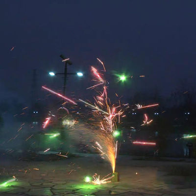 Fábrica china Reino Unido Fuegos artificiales de juguete 1.4G CE Aprobado Display pirotecnia al aire libre Fuegos artificiales de fuente cuadrada divertida 2025